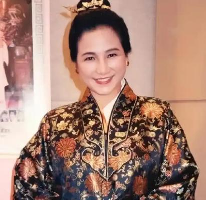 爆上热搜！9月7日，已经离世两年的郑佩佩再度刷屏全网，不少人这才知晓，她离世之后