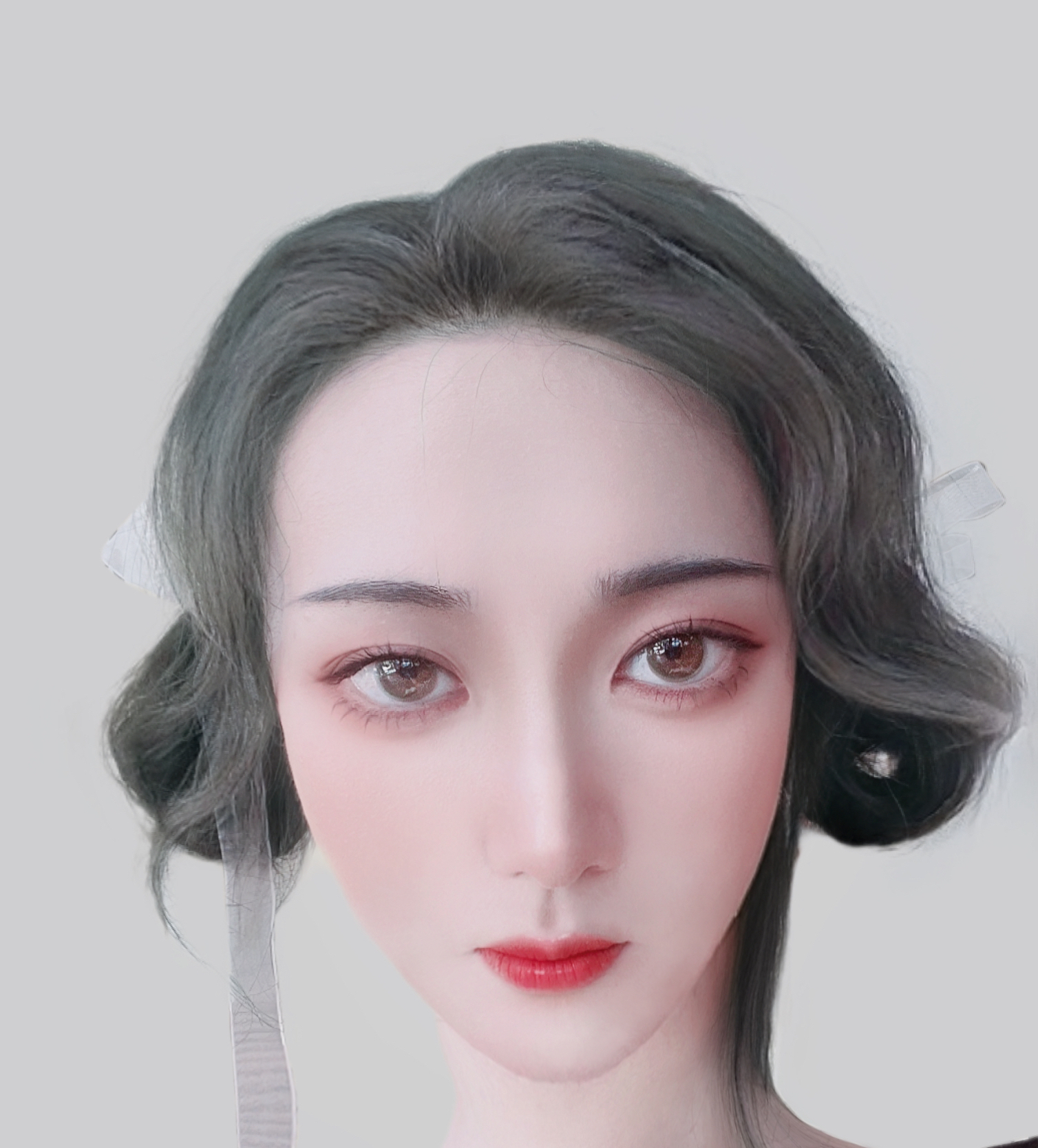 从定妆照上抠下来的🤔 以后自拍按这个修 ​ ​​​