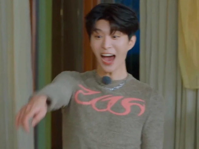 范丞丞这件儿童毛衣emm就挺儿童的 