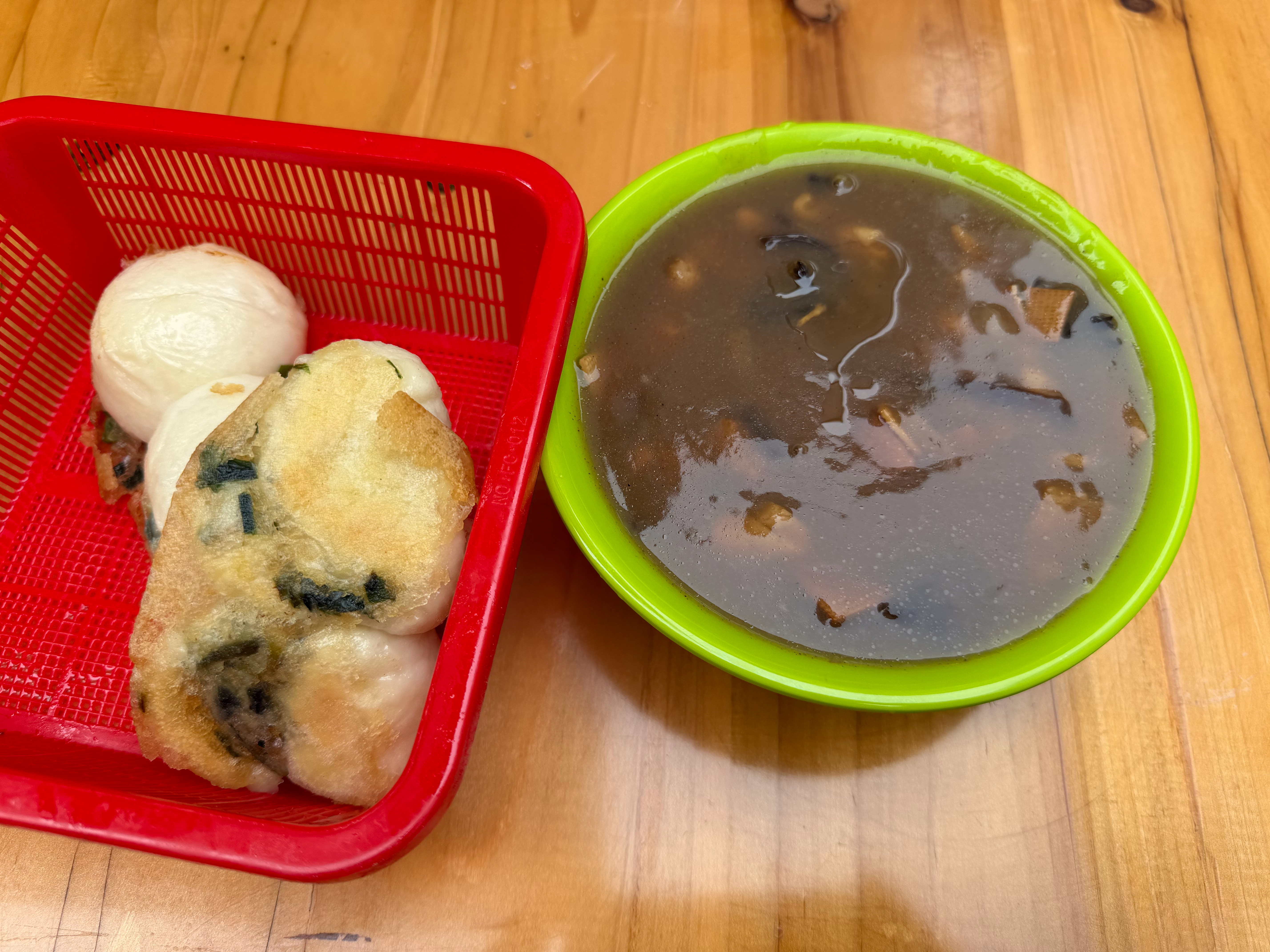 为什么在广东吃胡辣汤煎包，总感觉没有河南老家的味道好吃 ​​​