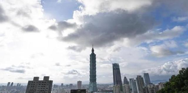 不少中国台湾省民众对“回归”大陆有顾虑，心结多源于“台独”思想灌输，担心自主权、
