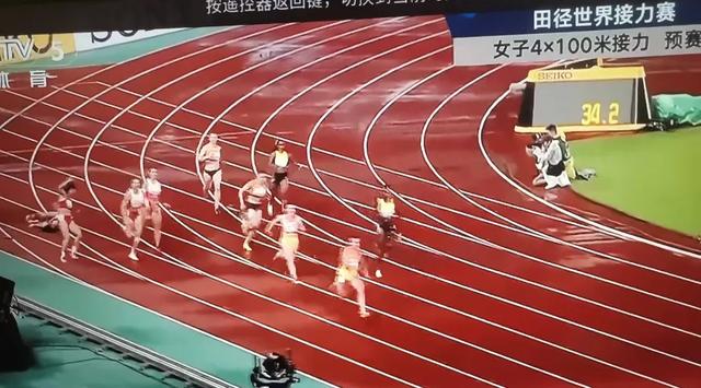 梁小静葛曼棋交接棒失误 接力世锦赛中女队首战遭开门黑