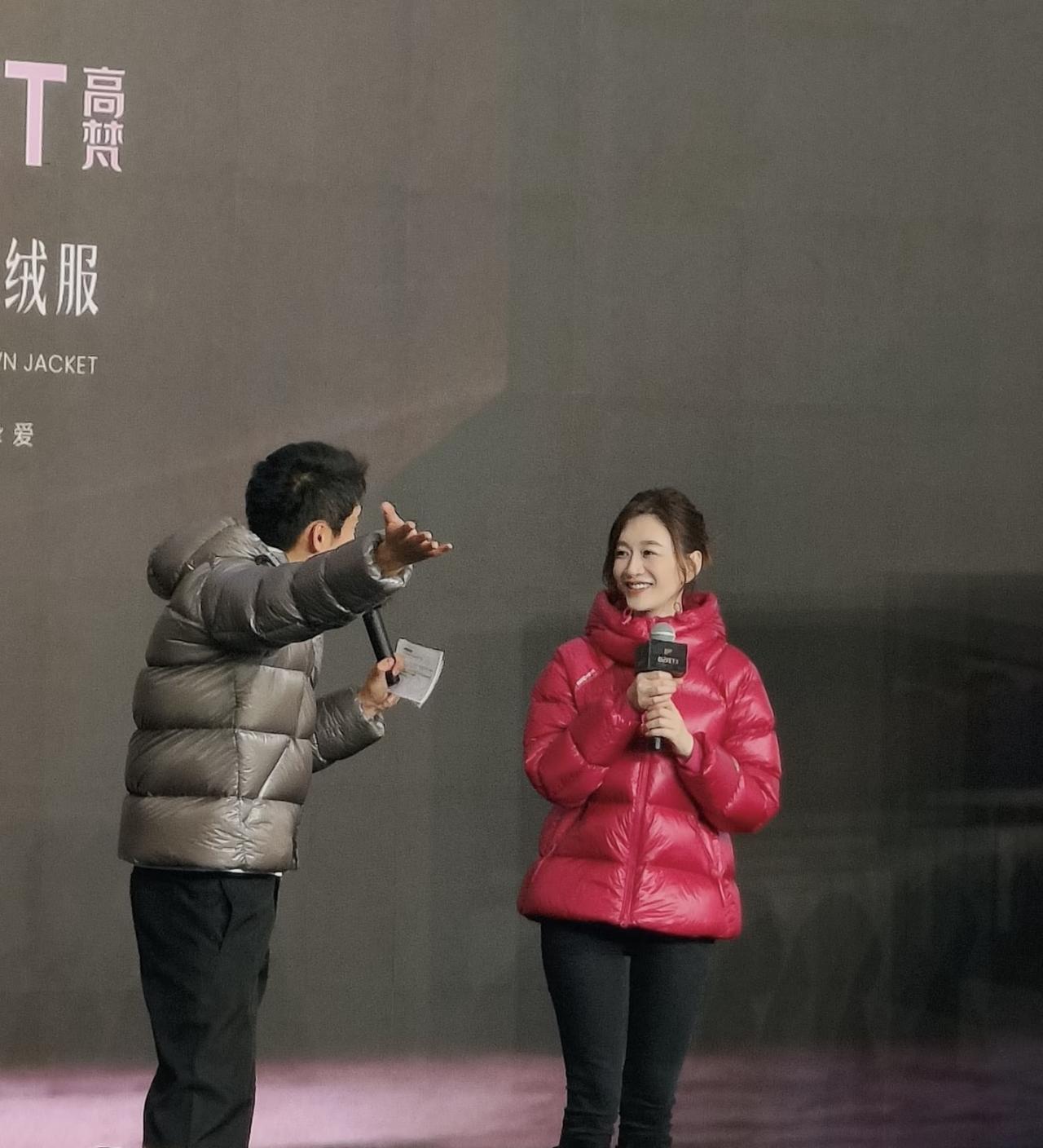 难怪觉得李小冉这两年美出新高度，有一种越活越年轻的气质，原来真的是回归单身了。
