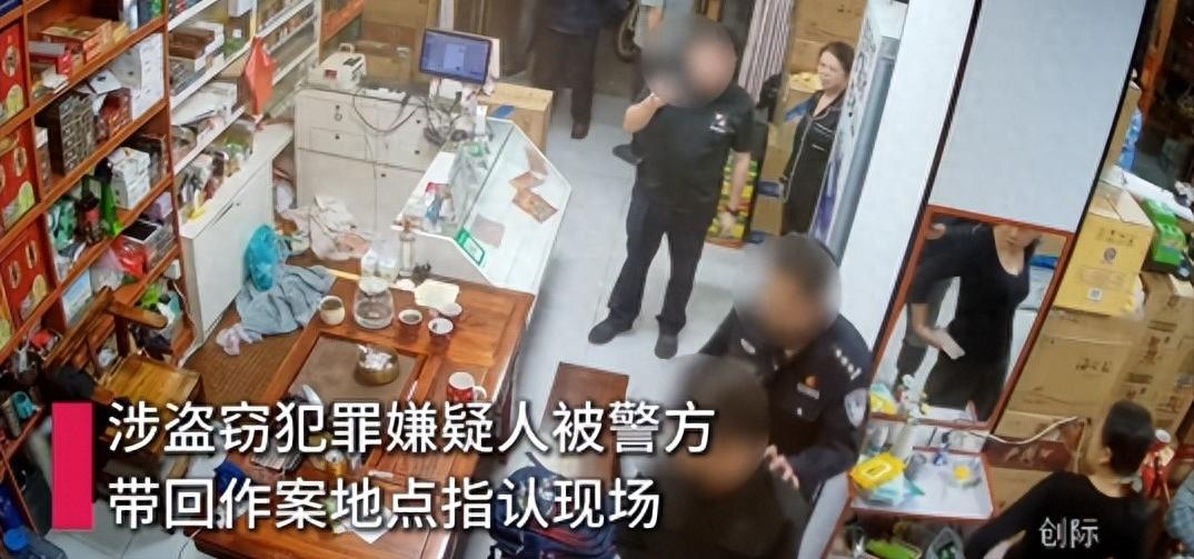 湖南醴陵一男子4天“光顾”两家商行，走进收银台偷走财物和香烟，被监控拍下。10月