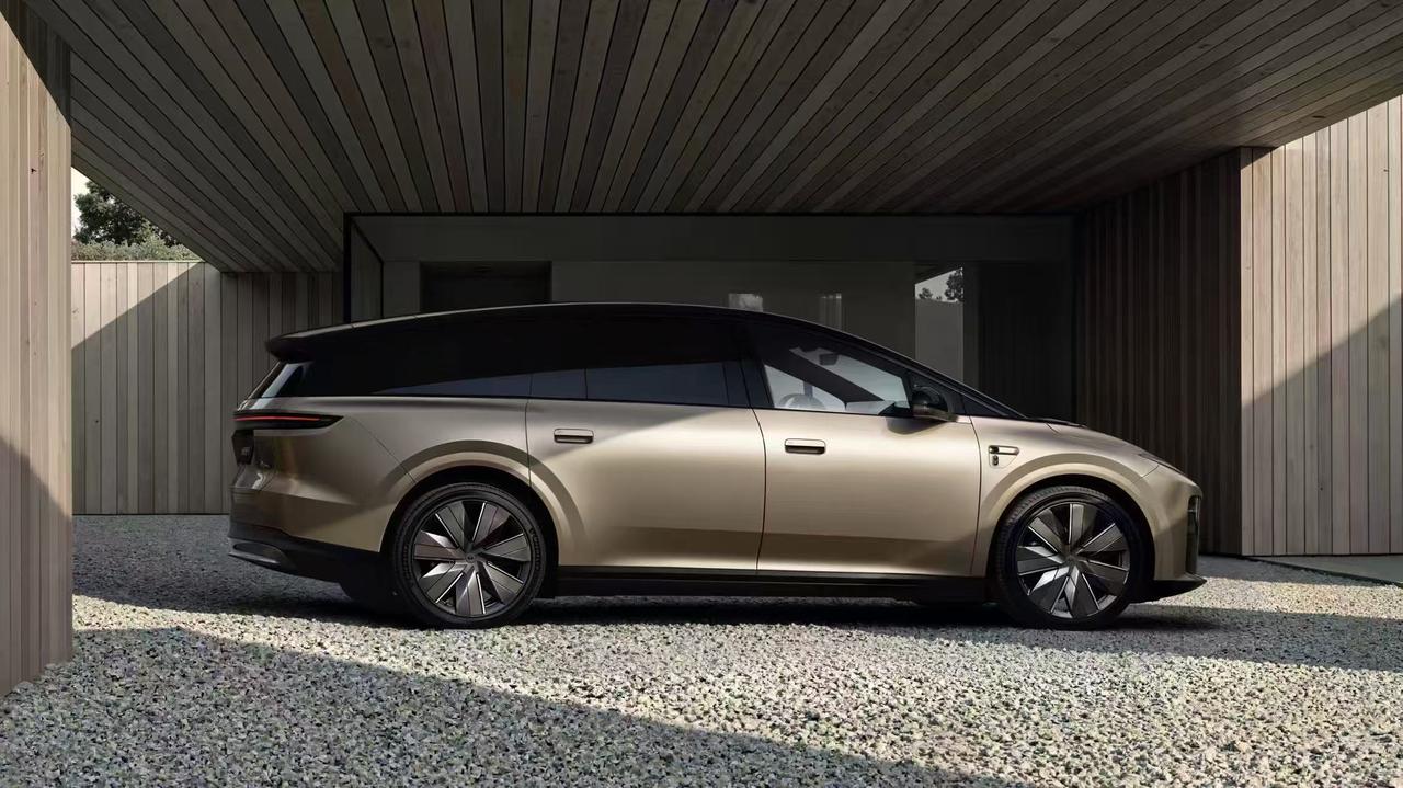 理想9月会发布最新纯电SUV——i9
理想i9会有Home版，成为MEGA后第二