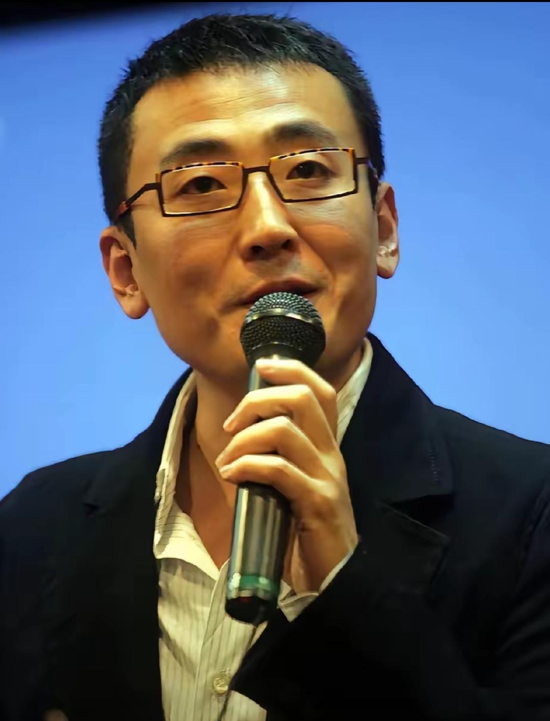 只要你亲手伺候过一个屎尿屁都不能自理的老人，哪怕只有两个月，你就会彻底明白：人的