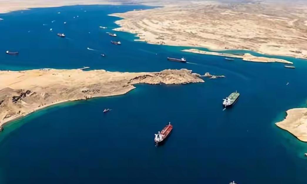 两头受气
这波局势里，日本的处境，说白了就是被夹在中间动弹不得。一边是美国的压力