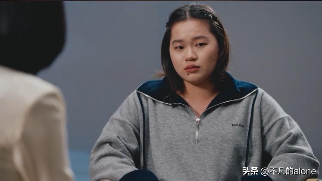 看完婵宝的《人物》杂志专访，我觉得这个来自广东湛江的小女孩真的不容易，她凭借一己
