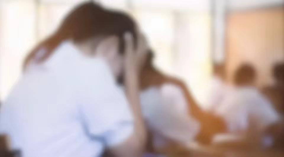 [月亮]“悲剧还是发生了！”浙江杭州，一女生初三时成绩突飞猛进，考入重点高中，高