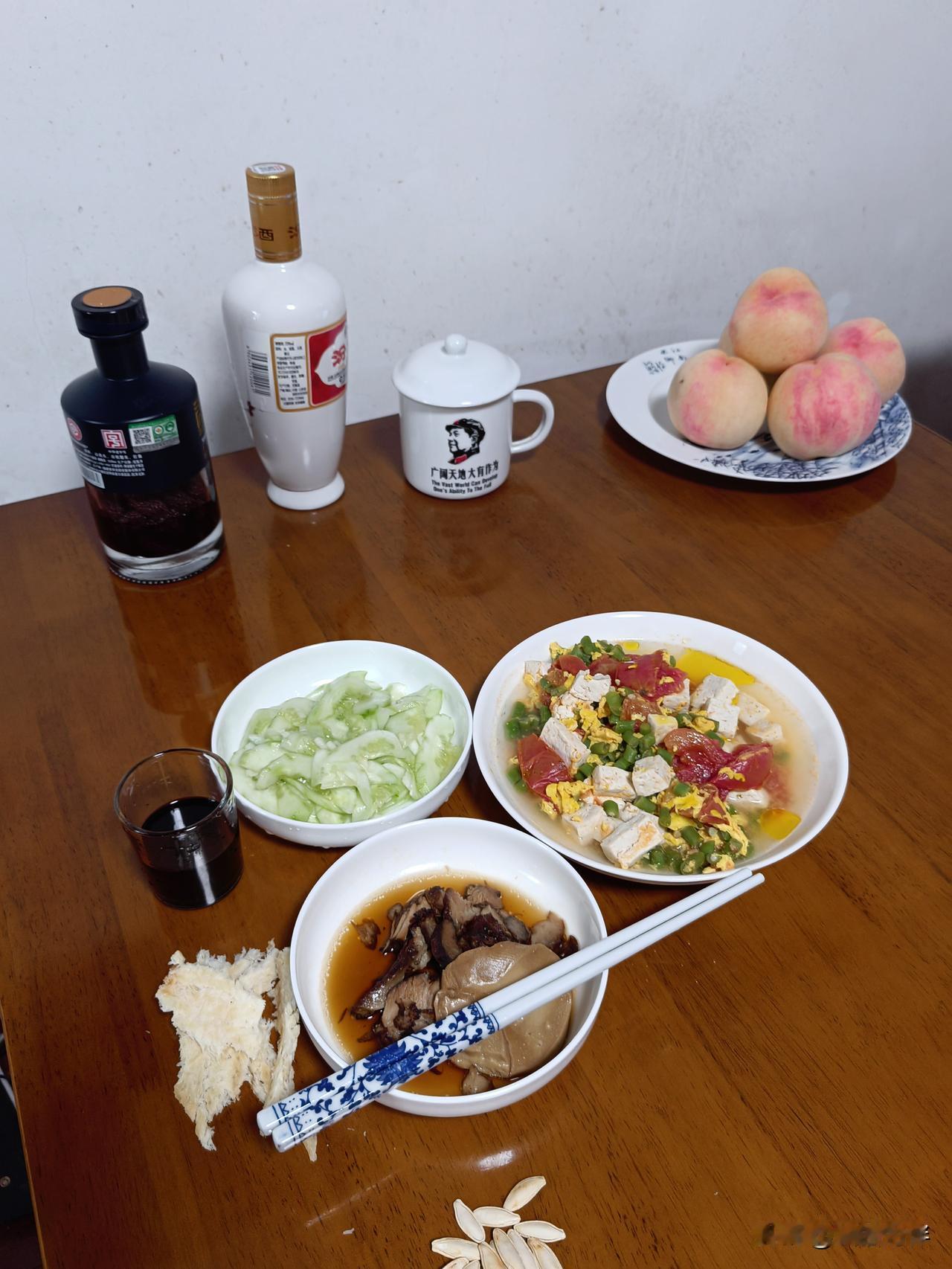 单身男人一人长期宅家，73岁的我整天也不开口，没人说话，现在感觉有点嘴笨的很，说