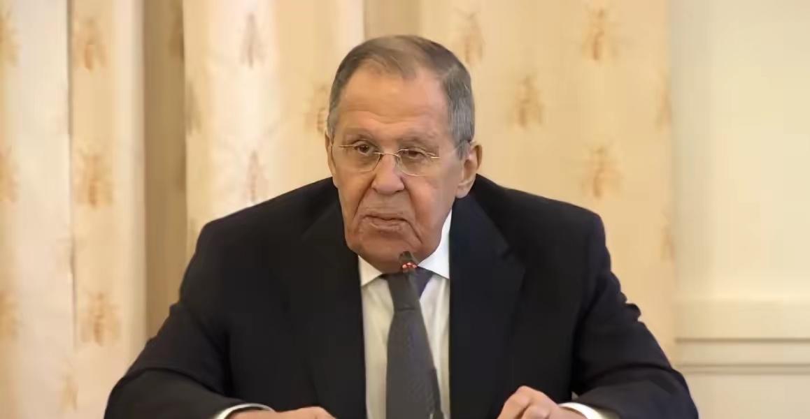 俄罗斯已决定向伊朗提供无人机、防空系统、苏35战斗机，美国立马跳出来强烈反对，但