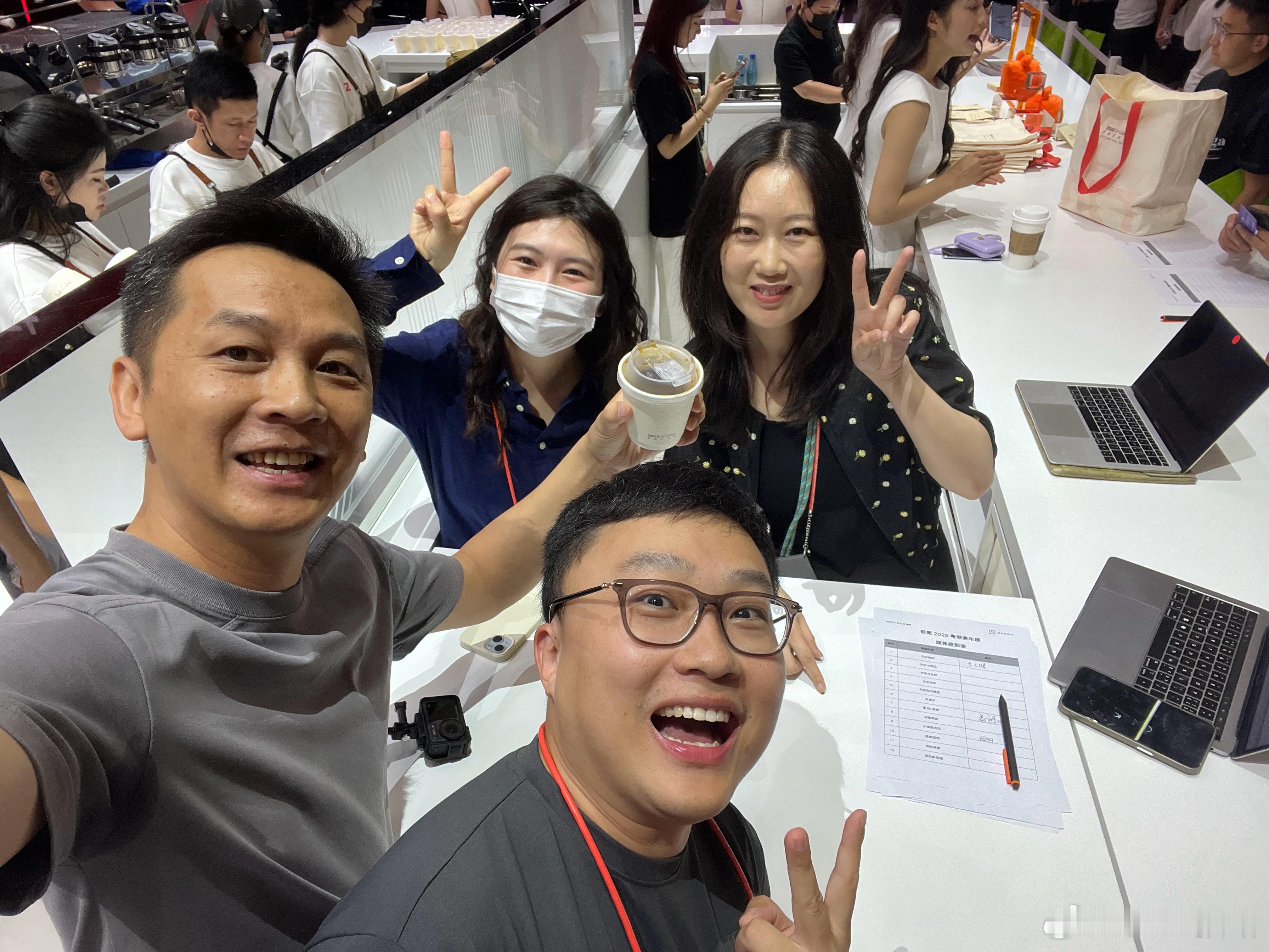 不是暴论，极氪展台的咖啡是全场最好喝的。不接受反驳2025粤港澳大湾区车展极氪9