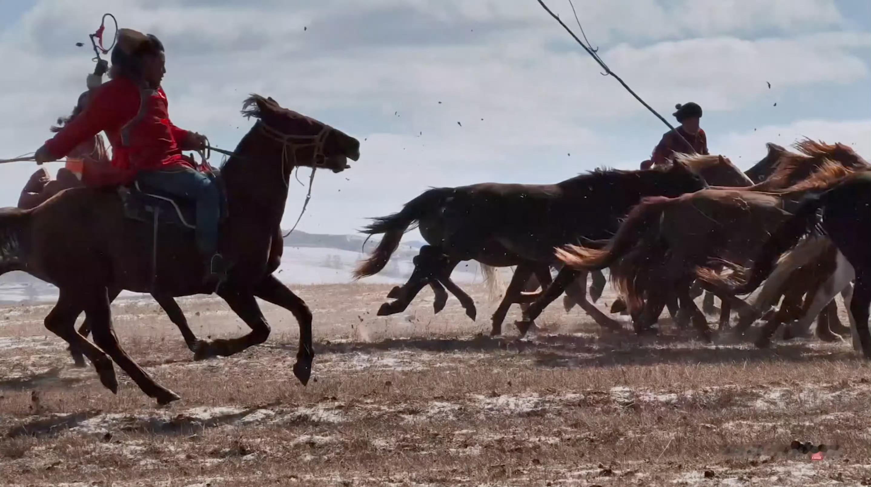 华为Mate80上演万马奔腾大场面太强了！盘点被低估的宝藏小城