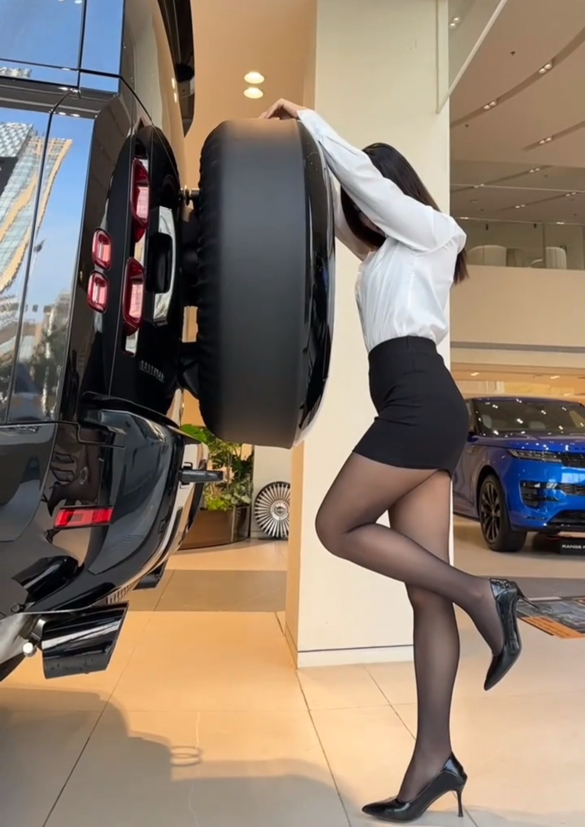 背书包的车都比较有个性 ​​​