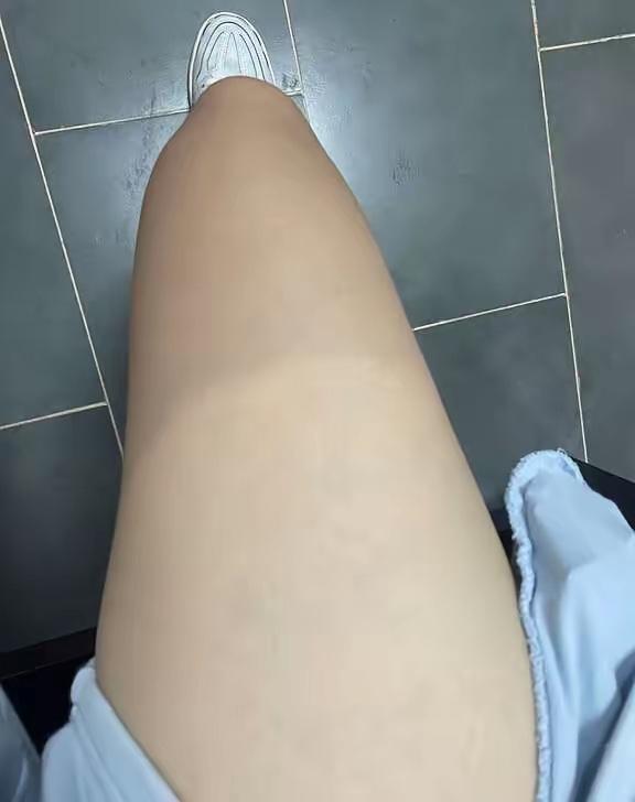 体会一下紫外线的威力，原来晒黑只需一小时，何时才能白回来啊[流泪][流泪][流泪