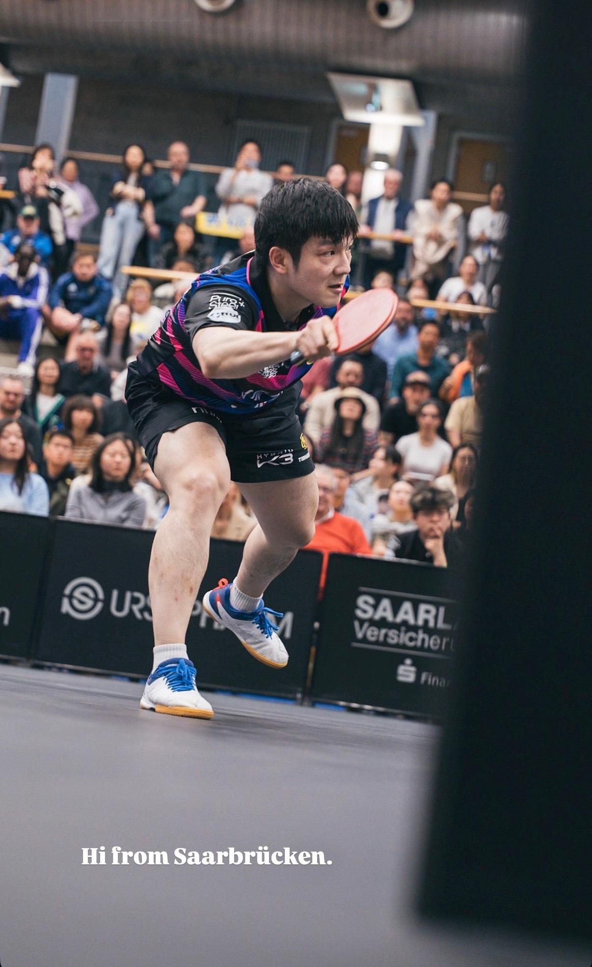 樊振东英文告别主场球迷樊振东3比2伯特兰 力量感💪🏻