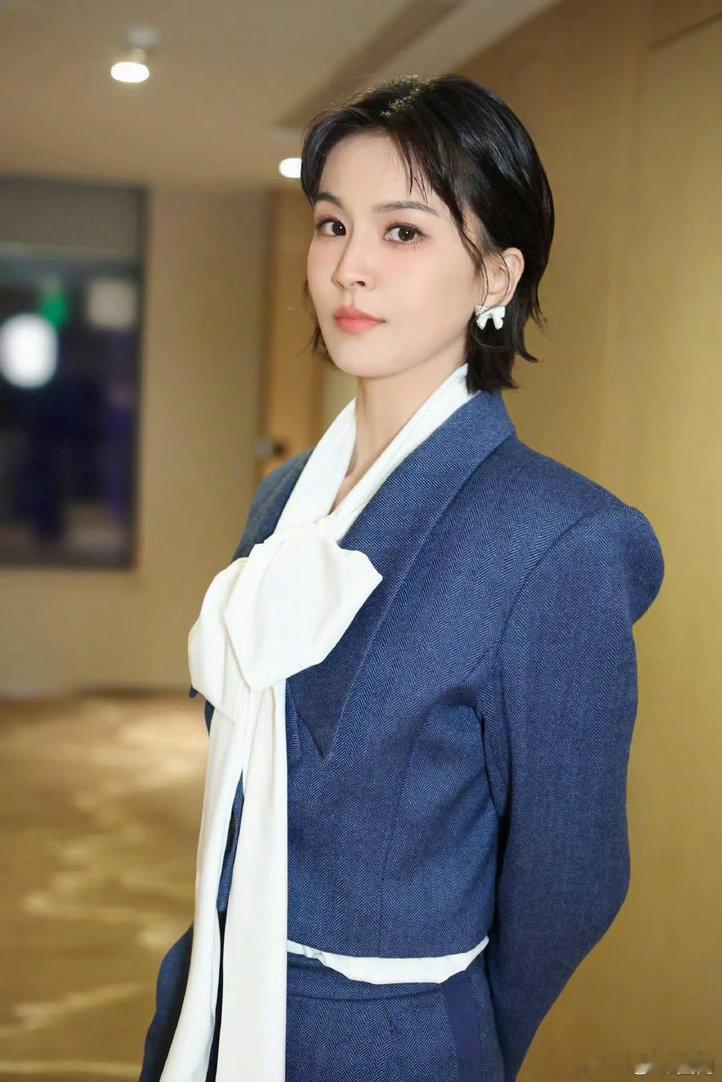 曾沛慈回应人气断层第一曾沛慈真的很真诚！听到自己排名遥遥领先，有种“天将降大任于