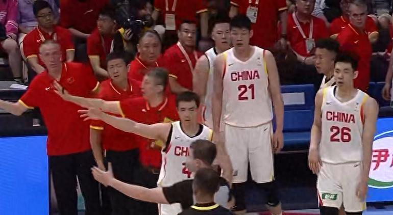 中国男篮这场没再给自己留退路，半场就把悬念打没了

刚被日本队主场打醒，转头再碰
