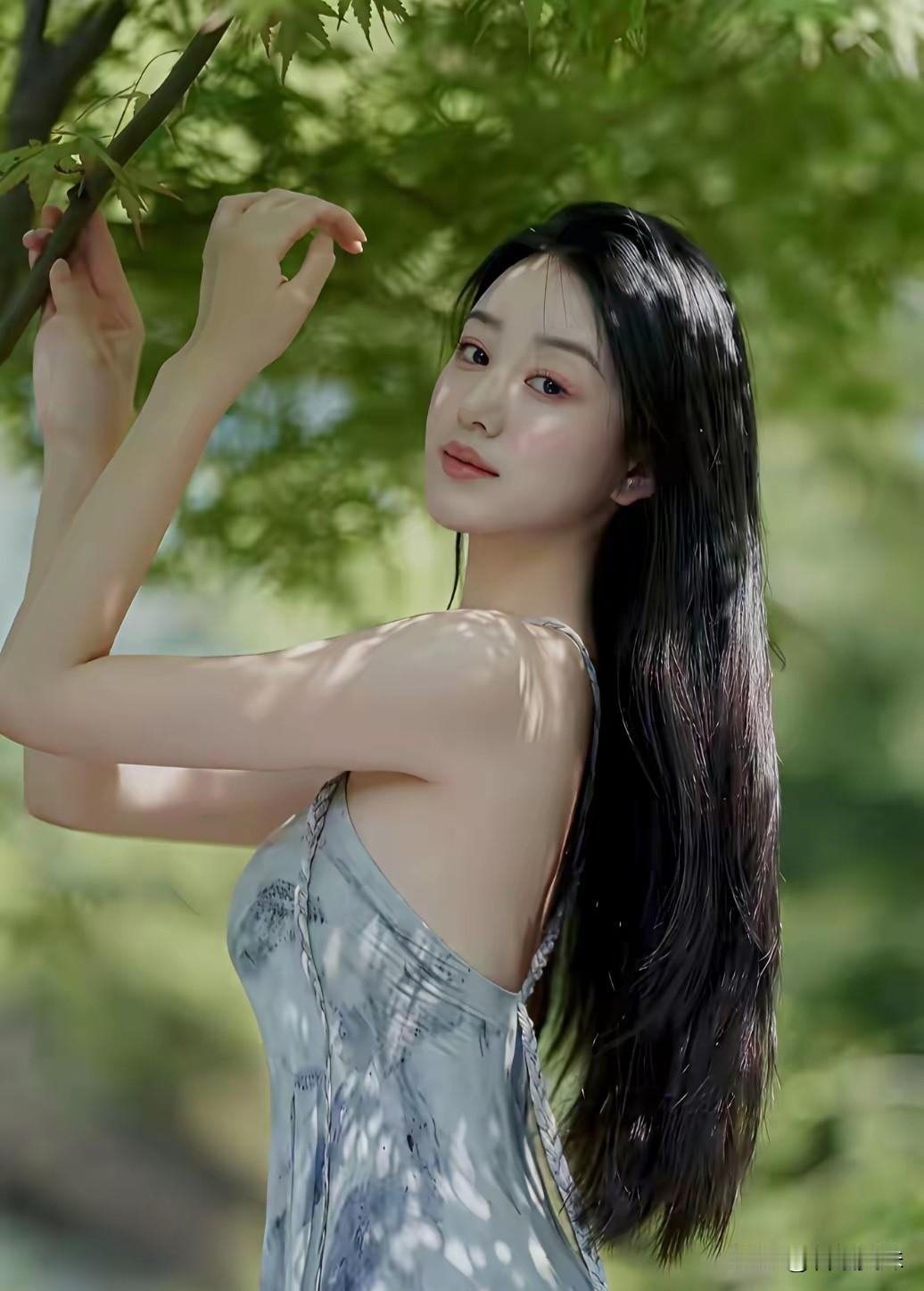 以前觉得人好坏，
后来才懂，
那是因为我们没把自己当人看！