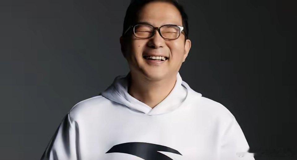 安踏前CEO徐阳恐怕坐立难安，可能要后悔了移民美国了！9月4日，离徐阳移民美国才
