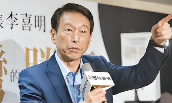 李喜明道出解放军不动武的真相
 
岛内彻底炸锅了！台湾前参谋总长李喜明，终于说出