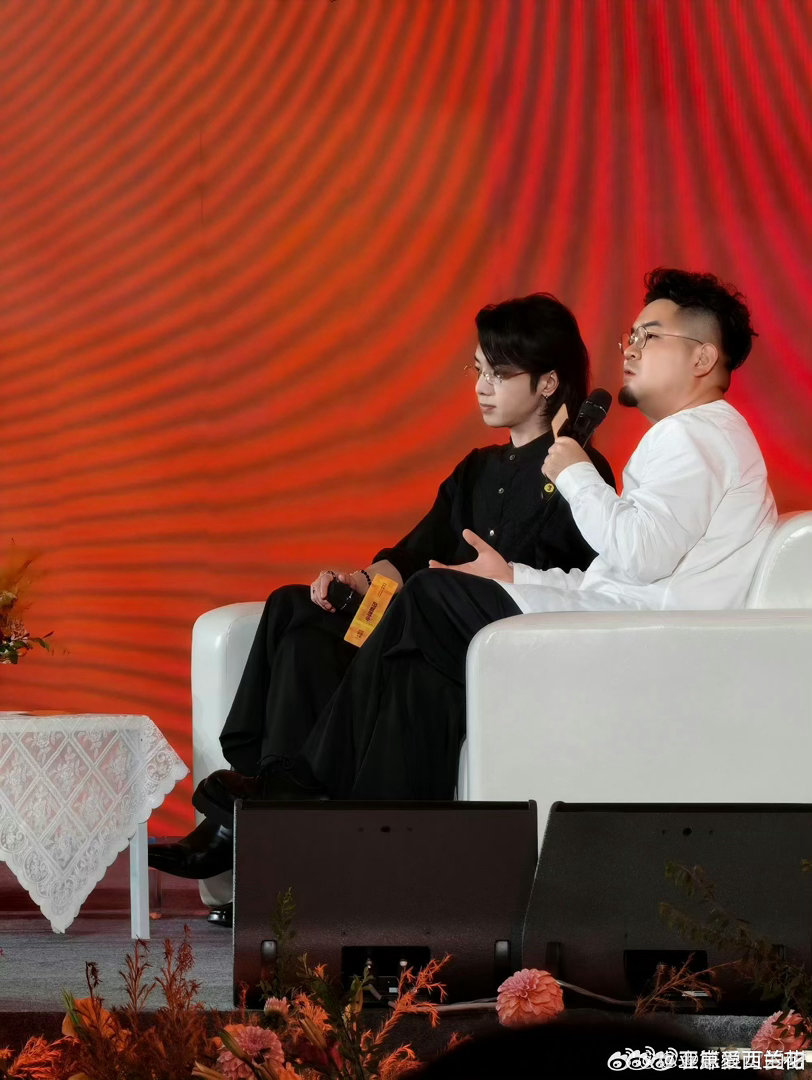 华晨宇重点品牌联合创始人一直很欣赏华晨宇身上不断突破自我的特质，在音乐领域交出无