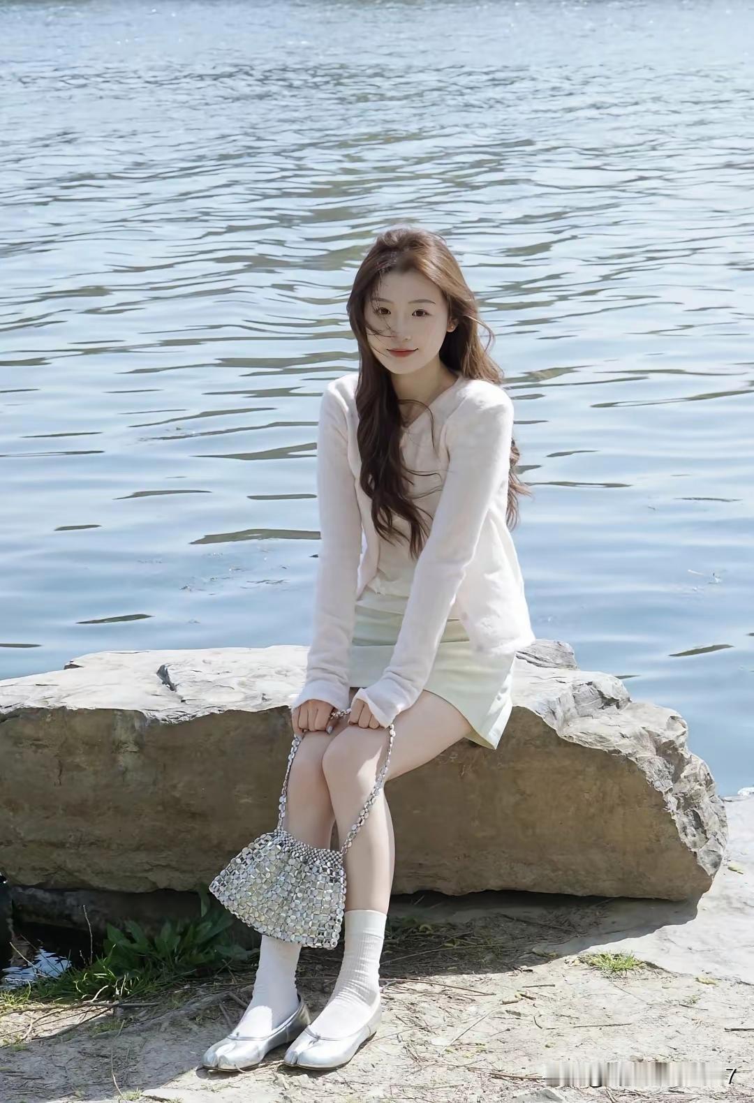 夏日湖畔，温柔时光，浅笑如花