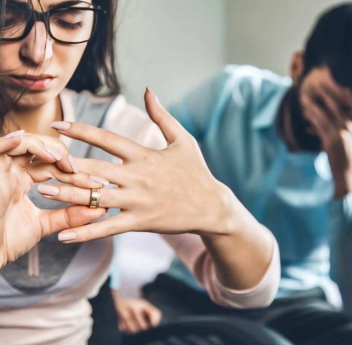 有一类夫妻走向离婚的概率会很高，就是“失衡型夫妻”，他们的关系里往往存在下面3种