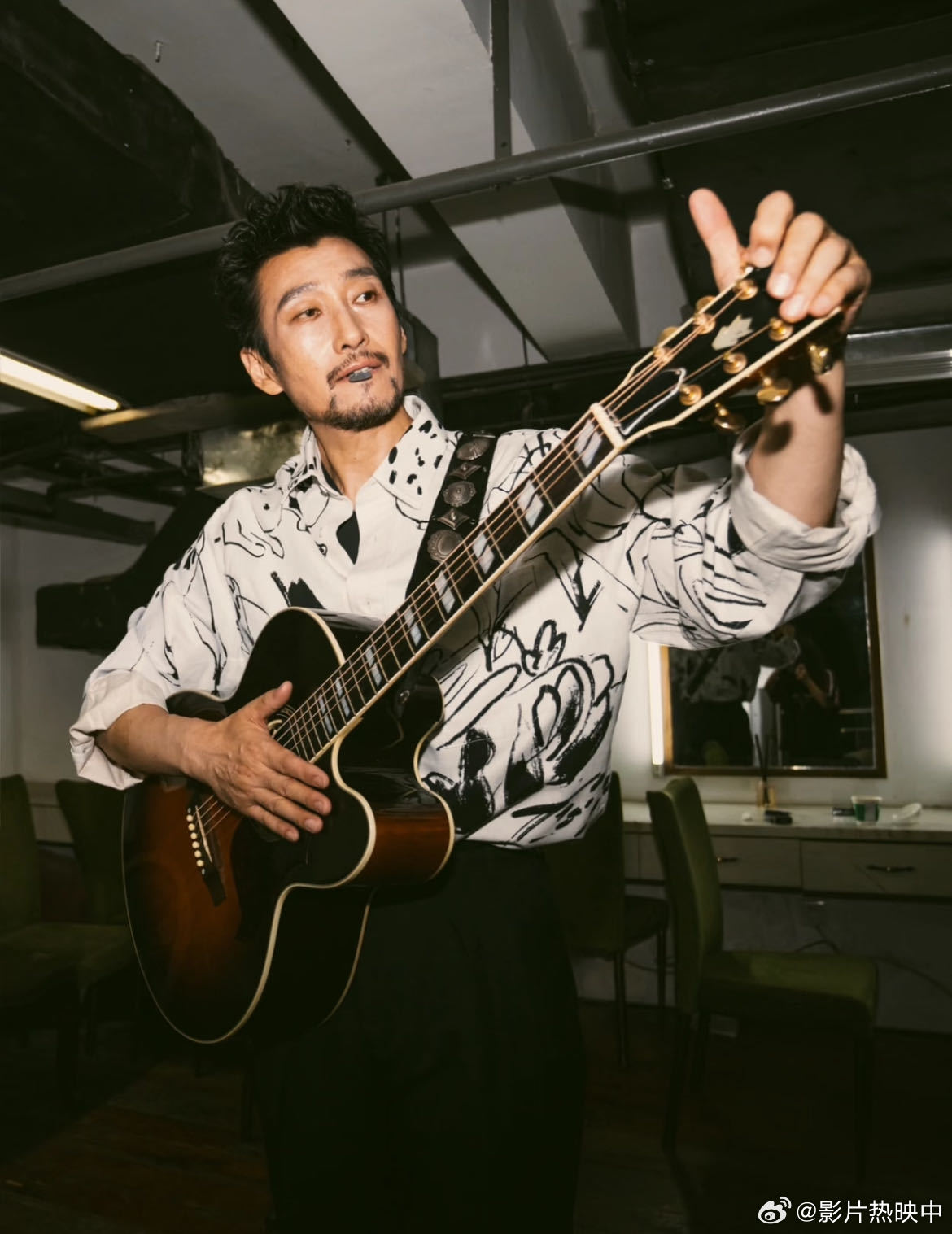 退圈10年的顶流歌手满江杀回来了魔力歌先生一开口就征服全场😆满江实力依旧能打，