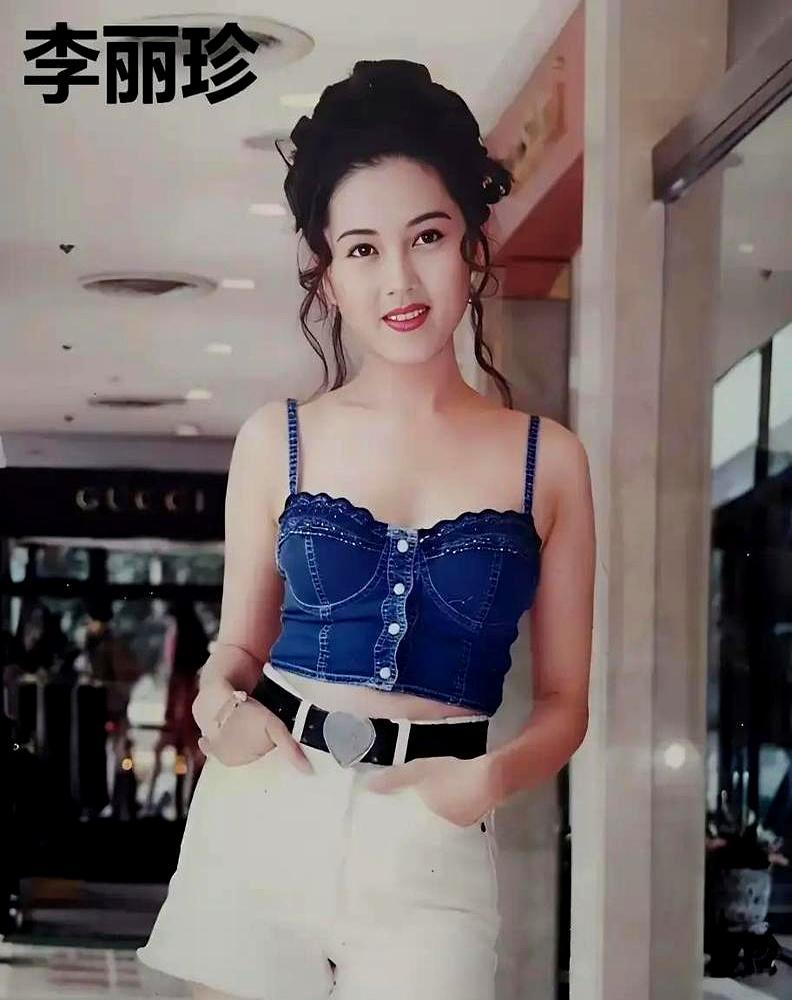 59岁叶子楣放弃亿万遗产，她的理由惊呆所有人。
 
她把男友家人叫到一起，签了放