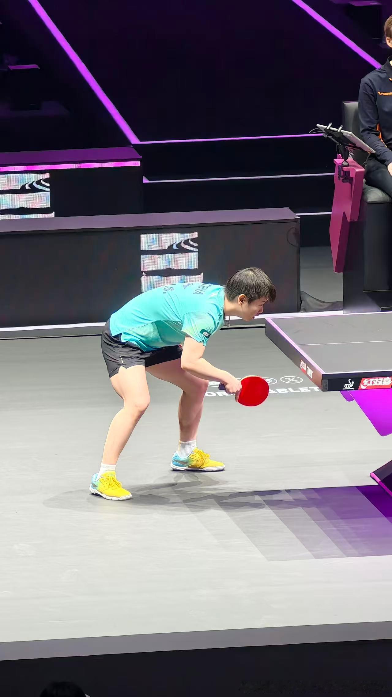 朋友拍的我家美少女的纯生图 