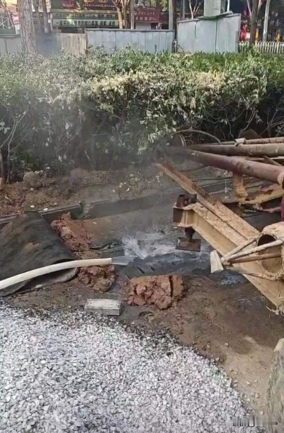 **山西一小区惊现