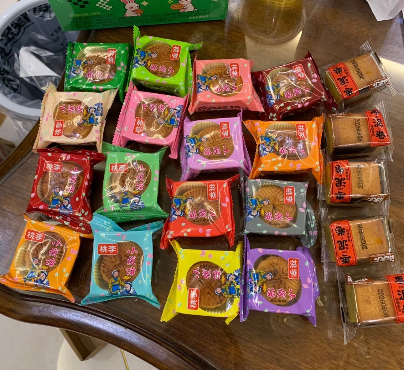 今年月饼🥮远离十几元一块，开始百花齐放啦。 ​​​