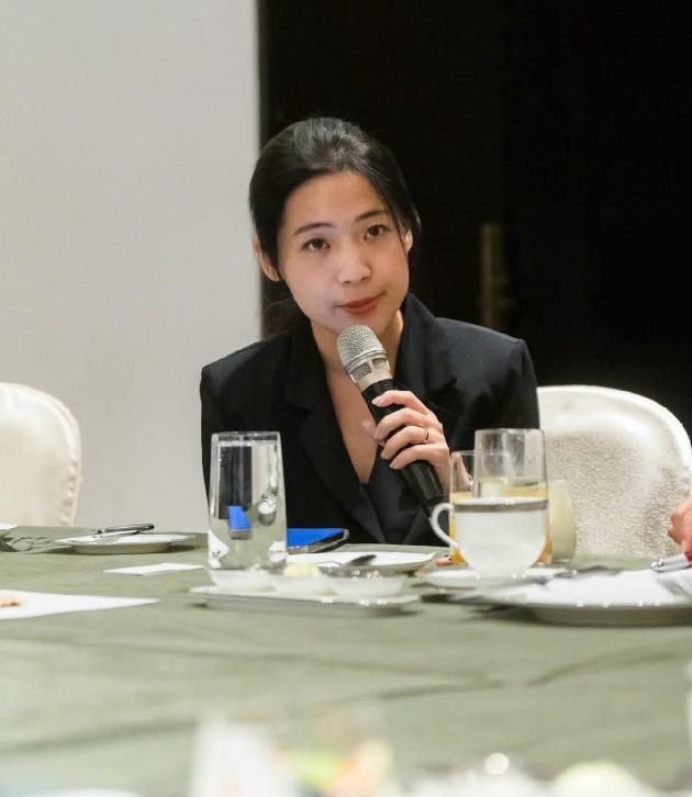 徐巧芯真机灵！


徐巧芯这事做得挺聪明。
国民党一堆人去日本搞所谓友好访问，