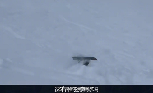 黄仁勋分享当世界上任期最长CEO的秘诀：别做疯狂的事，比如滑雪，得不偿失。雷军：