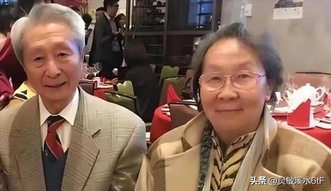 87岁的宋世雄老师，如今独自在北京生活。相伴60年的妻子钟瑞，在2025年11月