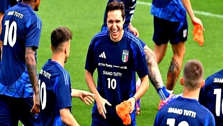 意大利这回真急了，再输就三届无缘世界杯！

加图索公布了附加赛28人大名单，3月