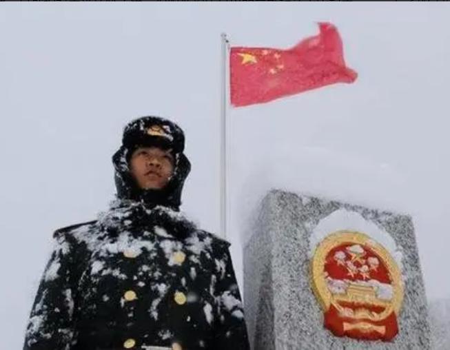 “为什么不给边防战士修个玻璃哨所？”边防战士们在海拔5000多米、零下50度的极