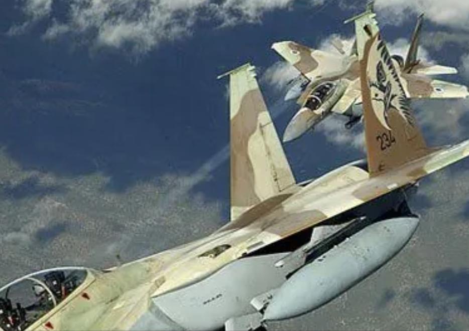 雷达锁定以军F-15，导弹开火全打偏：伊朗终于明白枭龙歼10的厉害！



中东