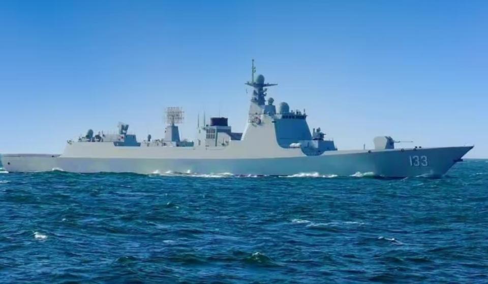 根据媒体消息，高市政府一直在实行的政策很愚蠢，日舰过航台湾海峡，真的不会付出实质