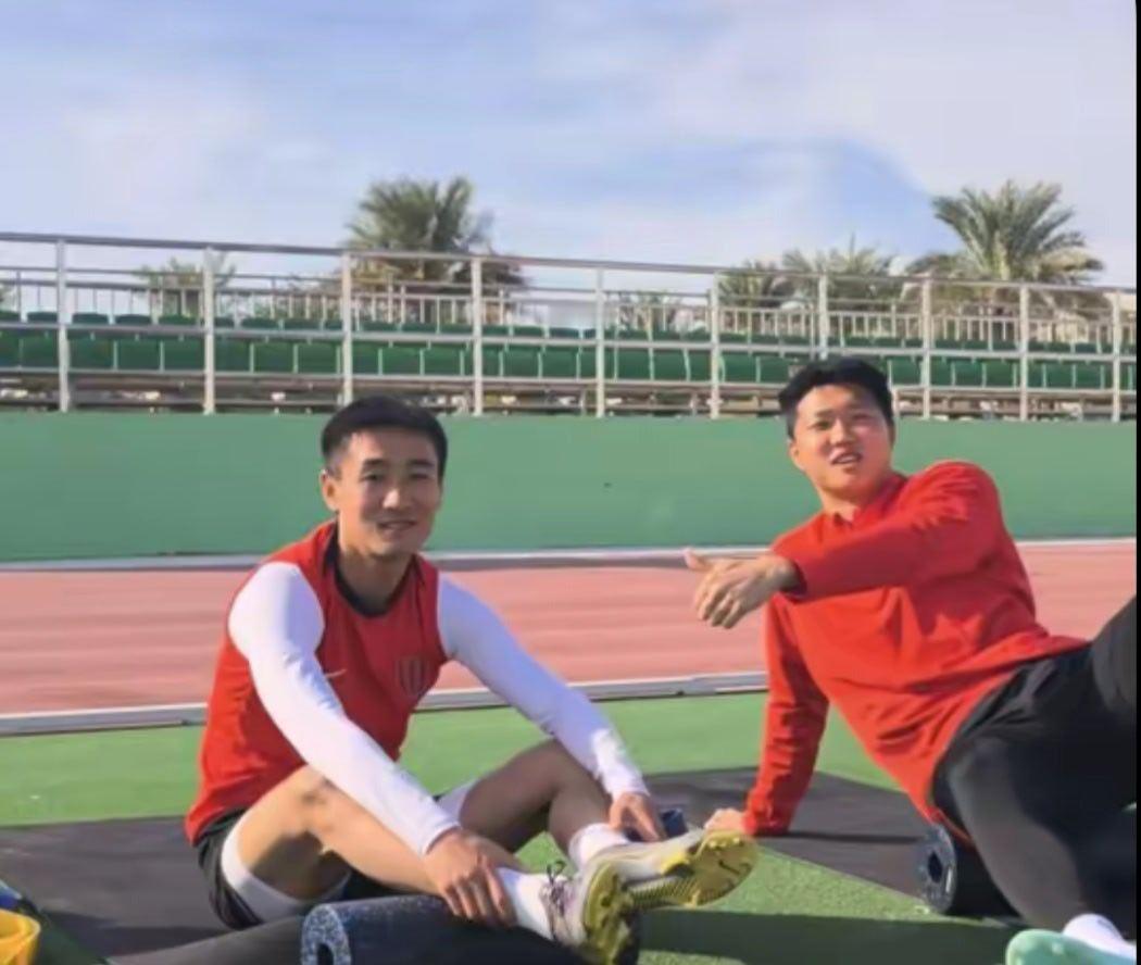 就没人告诉少爷，减完这个发型有点像那个男人么韦世豪被马宁红牌罚下中超联赛热点解读