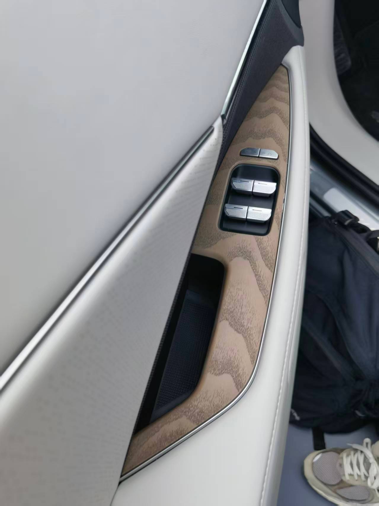 新能源时代的丰田味道丰田铂智7全面开启预售 就在今天，巨头们都在主张甚至定义新能