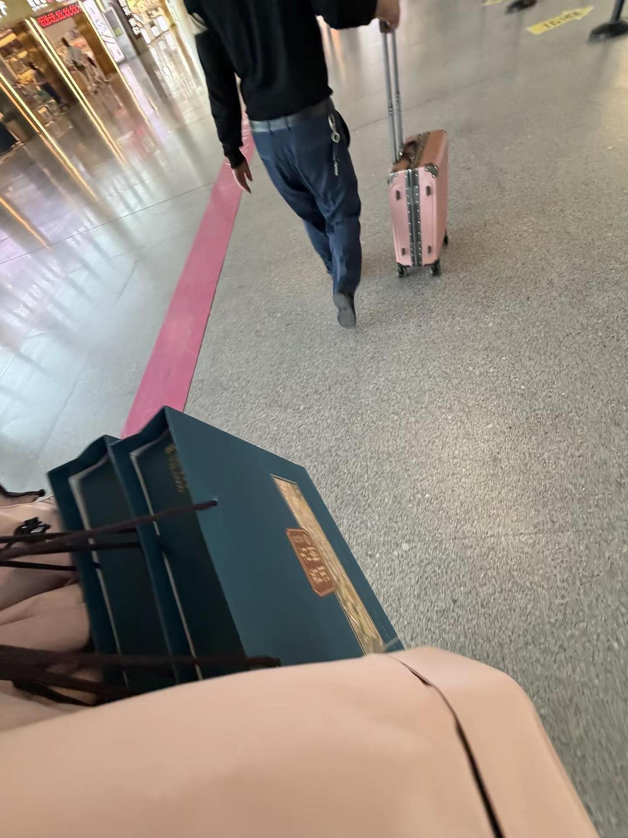 我那么爱哭 幸好还是个幸福的小孩