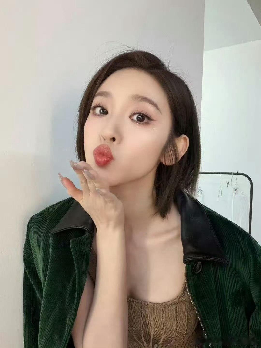 唐艺昕唐艺昕淡淡同跳爱情鸟乘风2026卡点精准又有力量！唐艺昕这支舞进步也太明显