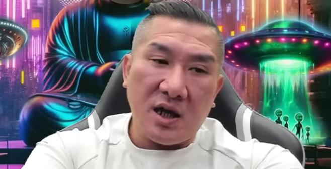 近日，台湾网红“馆长”陈之汉突然在直播中坦言，有想要与“青鸟”和解的想法，引发外