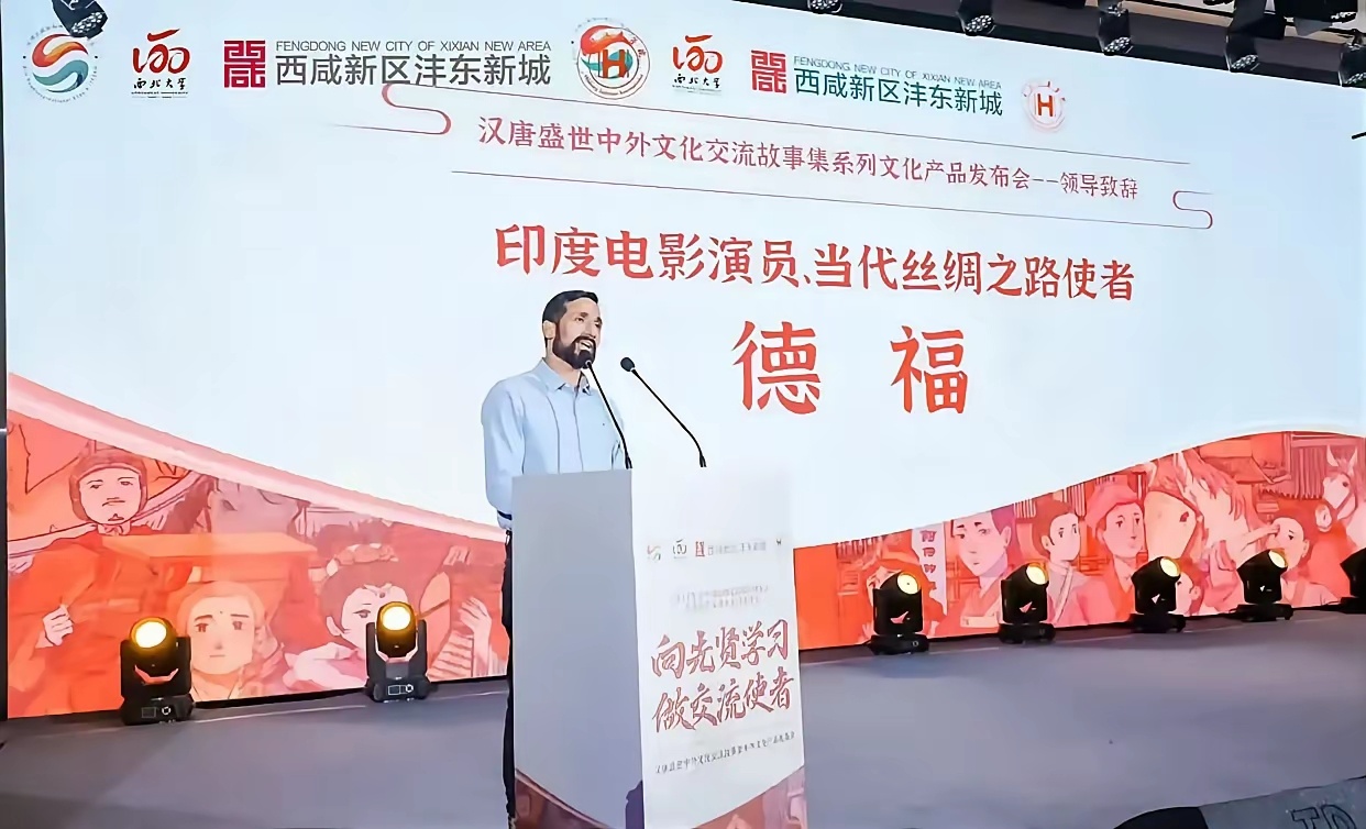 在中国创业生活的印度人德福，开了11家印度餐馆，还招聘了100多名印度员工。 