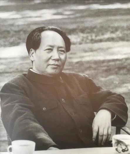 新中国成立之际，列强要求偿还清政府欠的7.3亿两款，不料毛主席仅用一招，就解决了