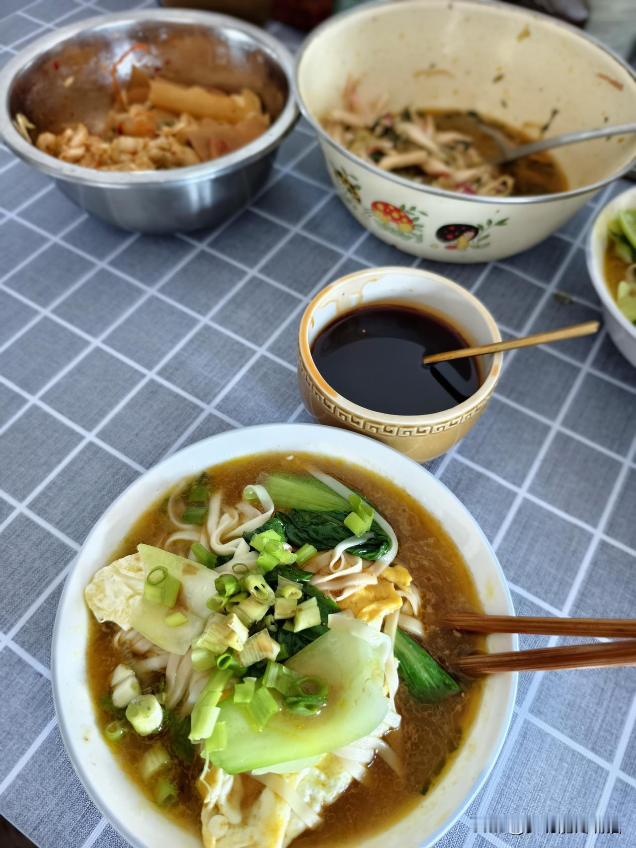 夏日生活打卡季 幸福不一定是晚上有人揽入怀中的深度睡眠，还有闺蜜早上七点🕖就做