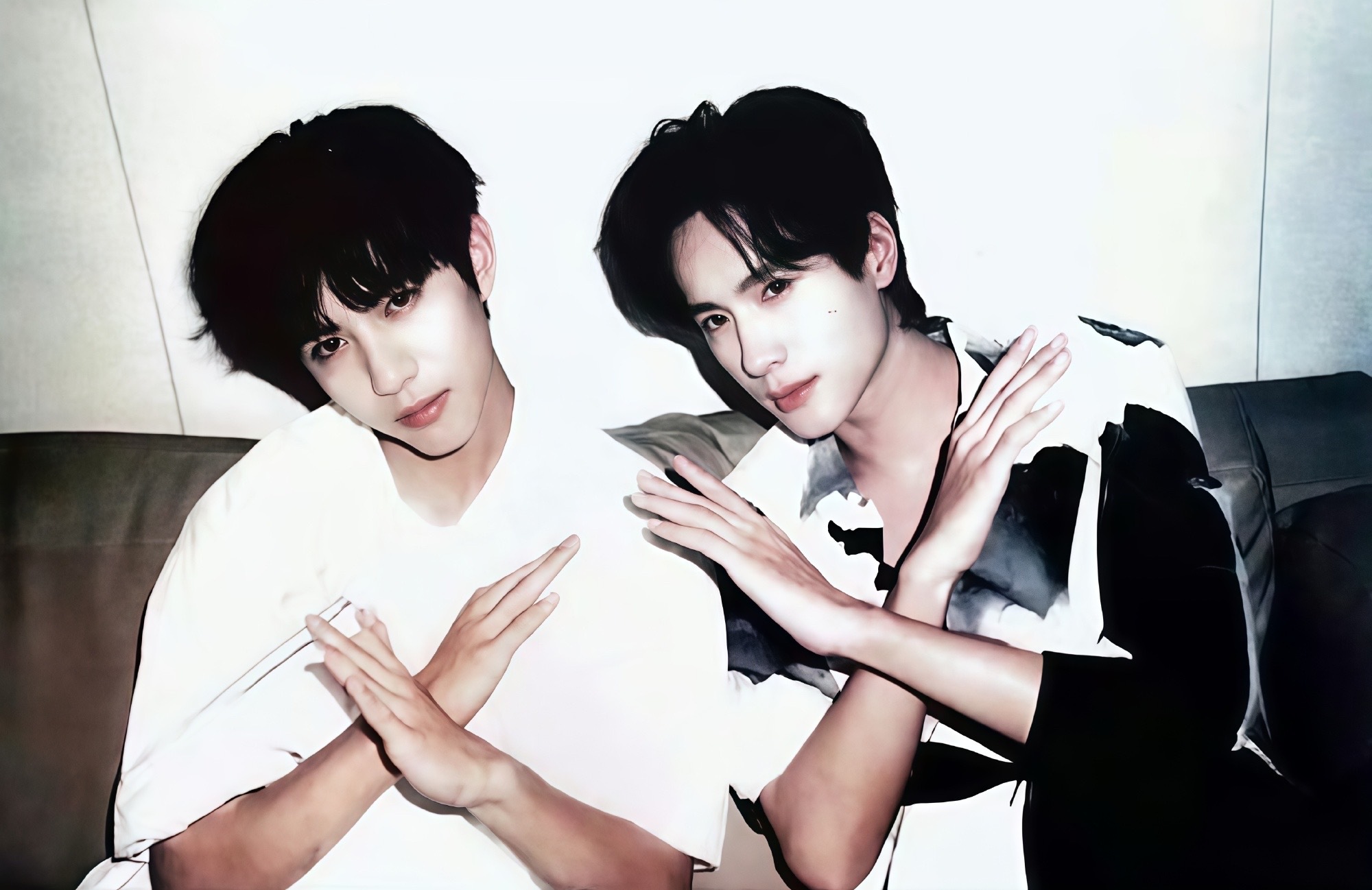 展丞  💖💚 展丞 我被外星人绑架了，他们说要研究我的心，我害怕极了，担心我