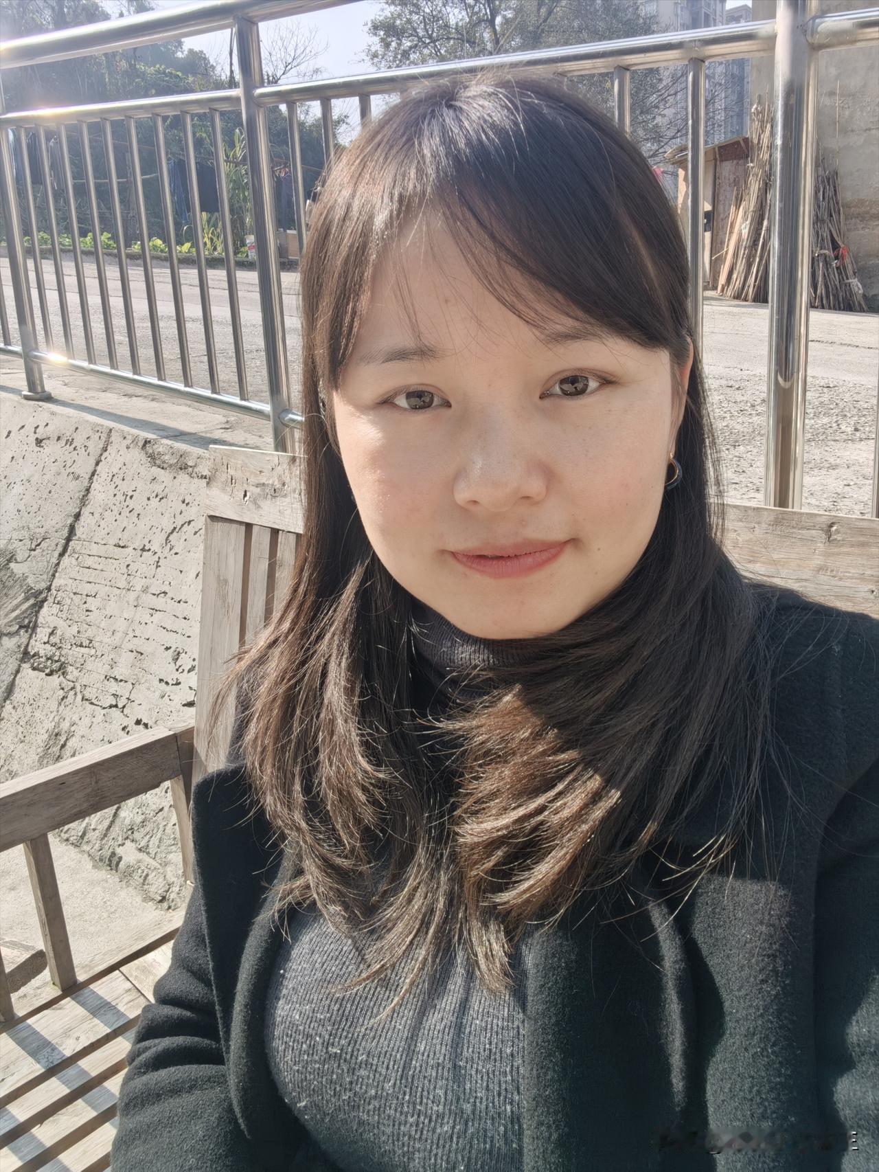 也参与了一盘豪赌[呲牙][呲牙]挑战新发型，自我感觉还不错[呲牙][呲牙][呲牙